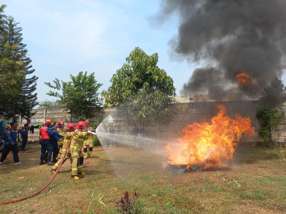 Training dan Sertifikasi Regu Penanggulangan Kebakaran Klas C